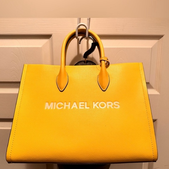 NWT MICHAEL KORS Leather Tote - Picture 5 of 9